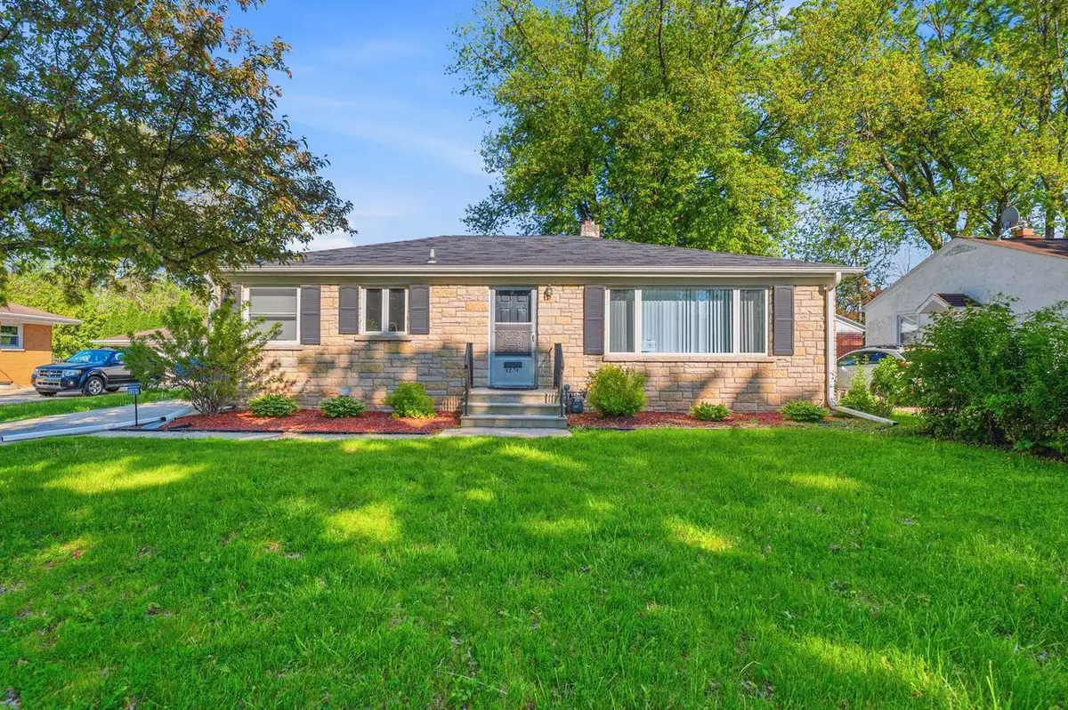 1201 REDWOOD DRIVE, Green Bay, WI 54304 - #1