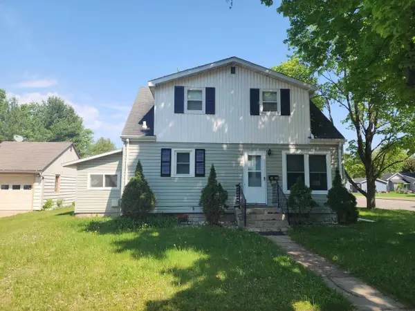 1020 S SMALLEY STREET, Shawano, WI 54166