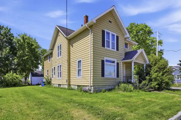 1201 CEAPE AVENUE, Oshkosh, WI 54901