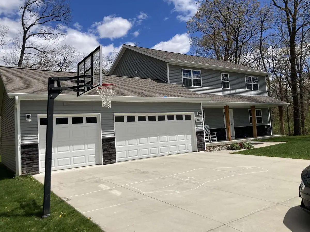 530 WOODLAND CIRCLE, Waupaca, WI 54981 - #1