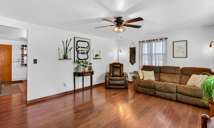 1438 W KIMBERLY AVENUE, Kimberly, WI 54136 - #3