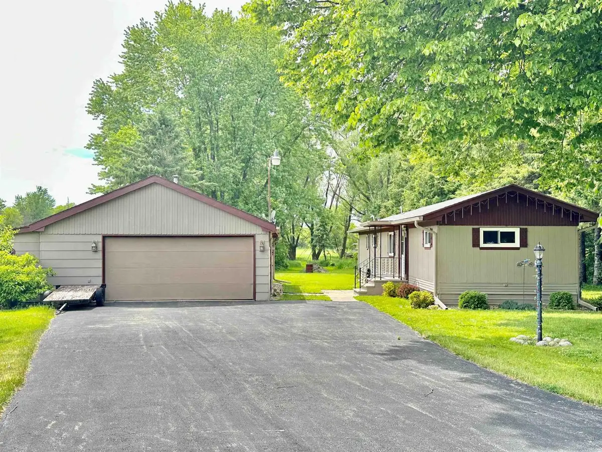 4631 MELODY LANE, Oshkosh, WI 54904 - #1