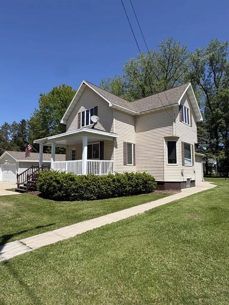 160 WASHBURN AVENUE, Oconto, WI 54153 - #2