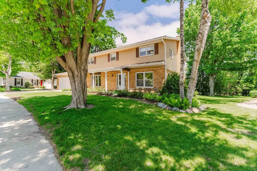 1040 MARICOPA DRIVE, Oshkosh, WI 54904 - #3
