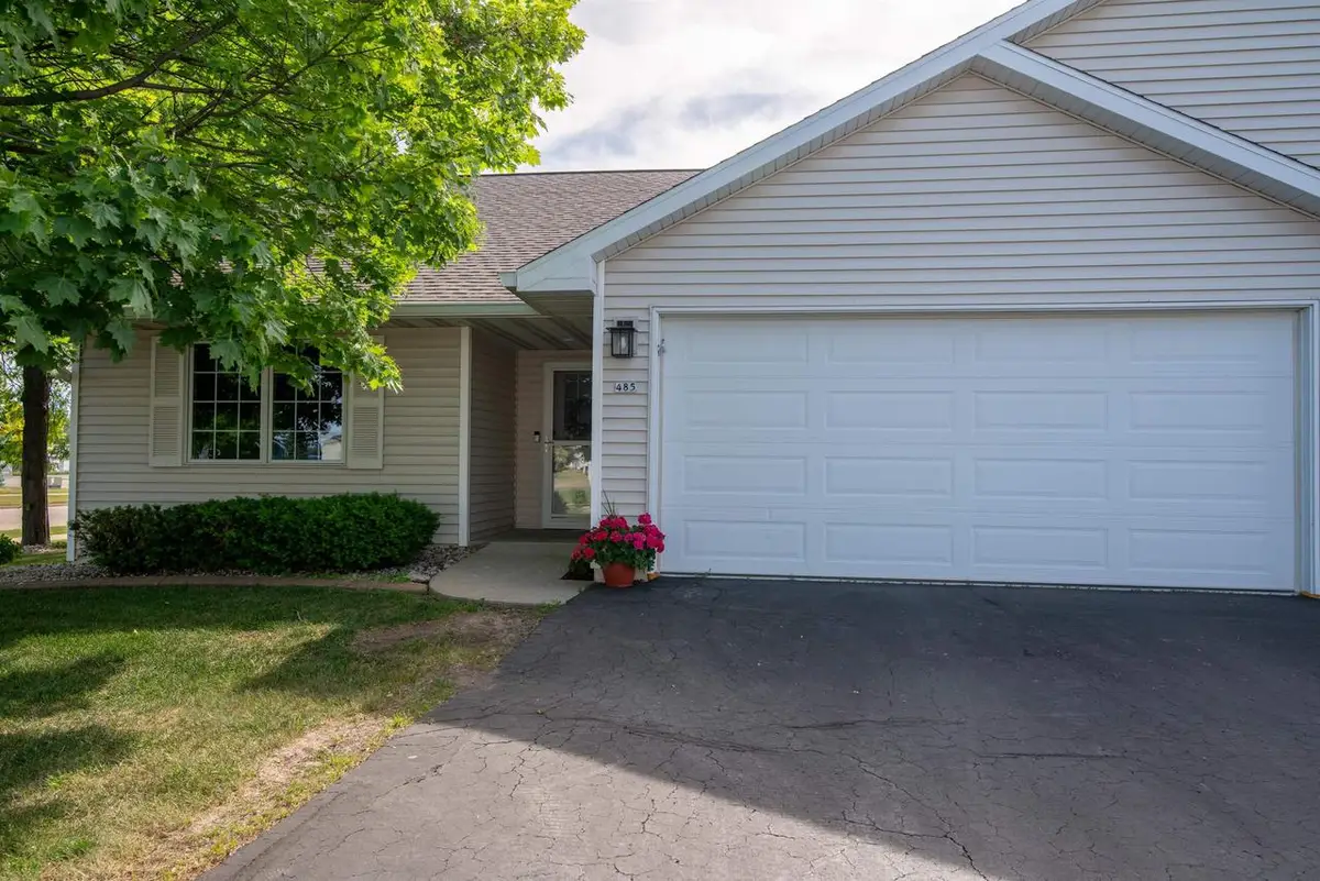 485 W PACKER AVENUE, Oshkosh, WI 54901 - #1