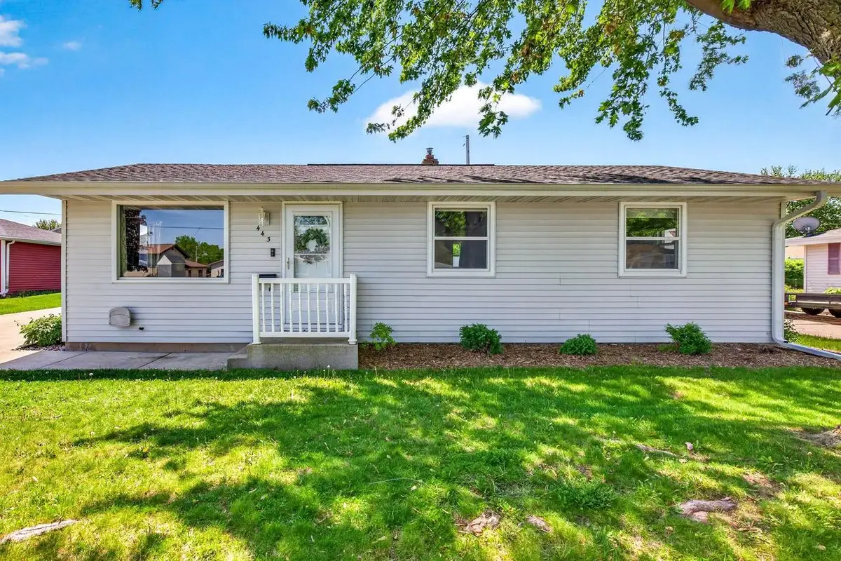 443 WOODLAWN COURT, Combined Locks, WI 54113 - #1