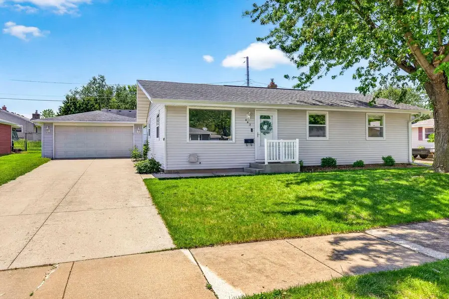 443 WOODLAWN COURT, Combined Locks, WI 54113 - #2