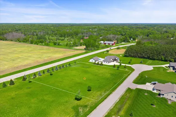 3610 SAWMILL COURT, Green Bay, WI 54313