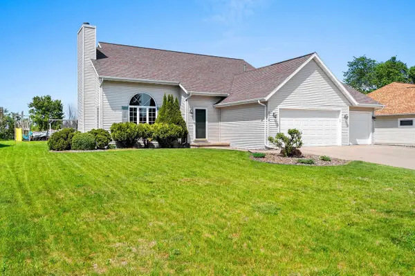 2316 MADDY COURT, Green Bay, WI 54303
