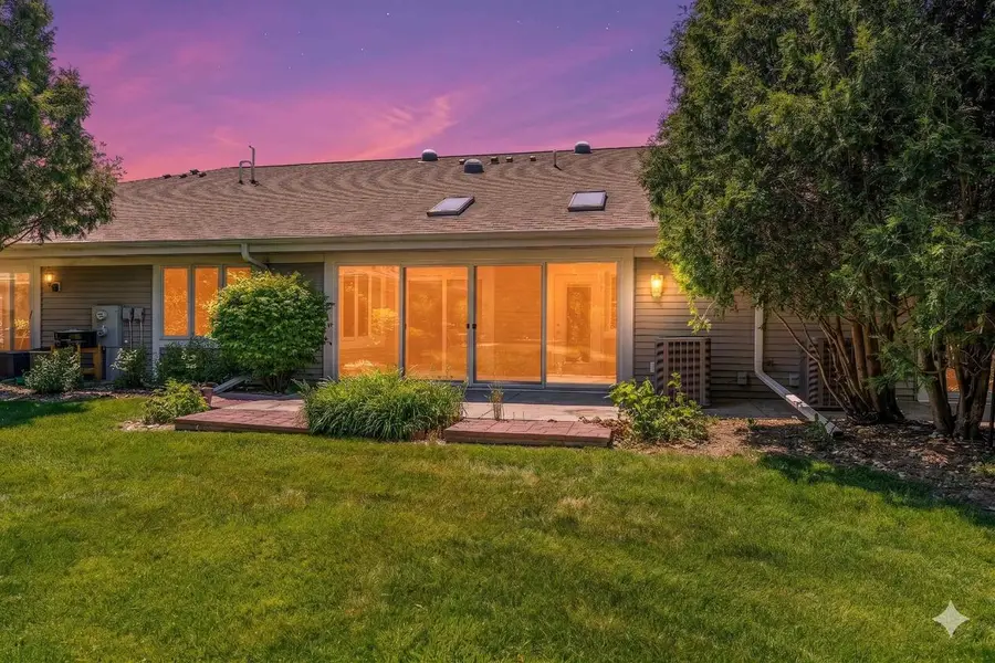 11014 MEQUON SQUARE DRIVE, Mequon, WI 53092 - #2