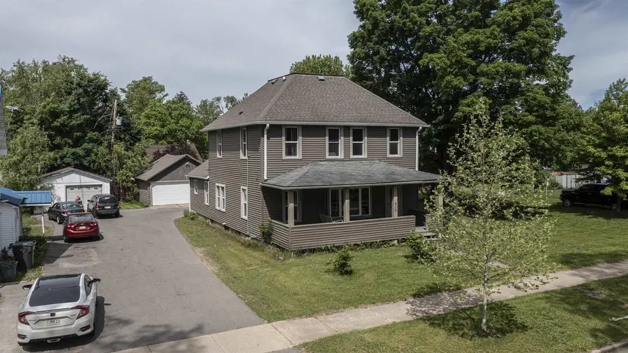 510 S DIVISION STREET, Waupaca, WI 54981 - #2