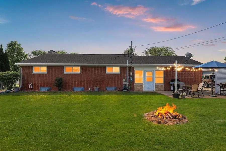 906 BLUEBIRD STREET, De Pere, WI 54115 - #2
