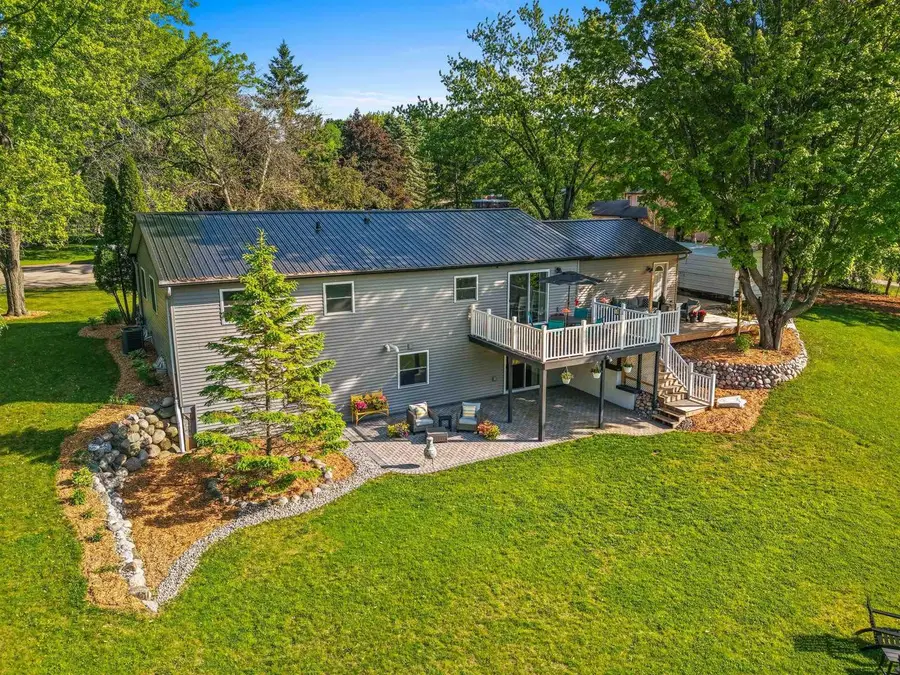 201 LAKESIDE DRIVE, Clintonville, WI 54929 - #3