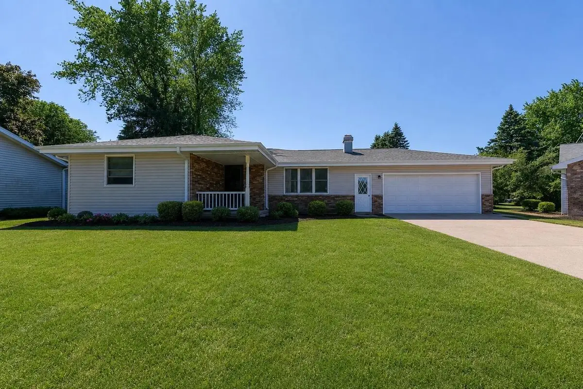 2149 N CONNIES COURT, Appleton, WI 54914 - #1