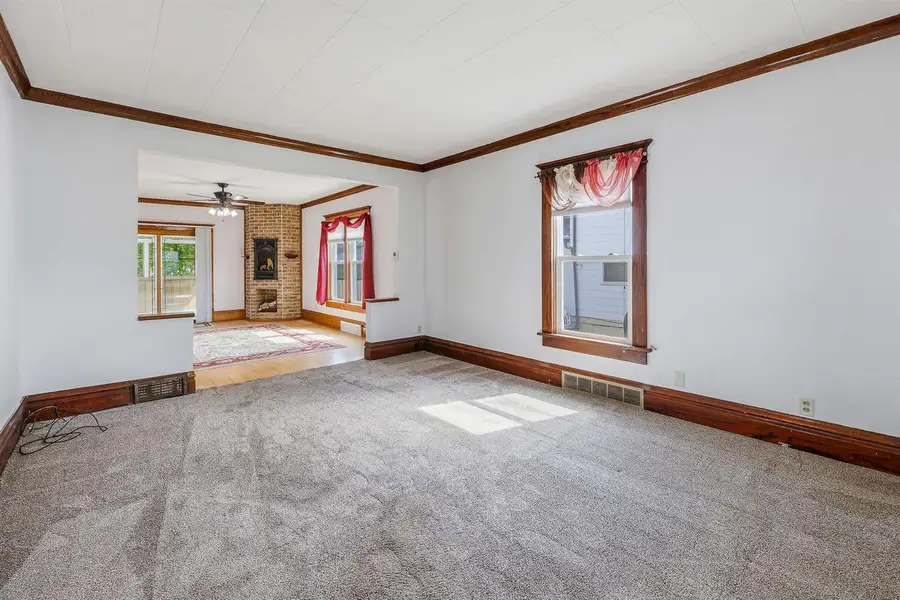 940 W 6TH AVENUE, Oshkosh, WI 54902 - #3