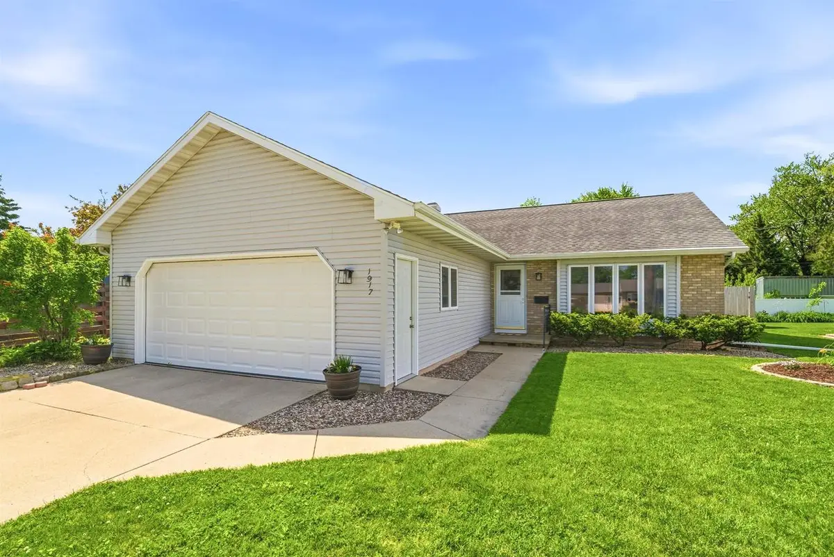 1917 E GLENDALE AVENUE, Appleton, WI 54911 - #1