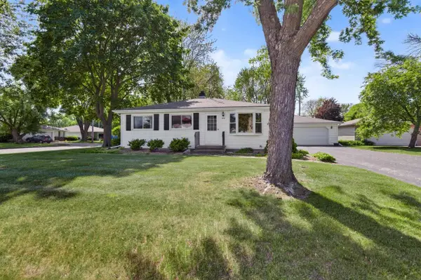 1000 DEERFIELD AVENUE, Menasha, WI 54952