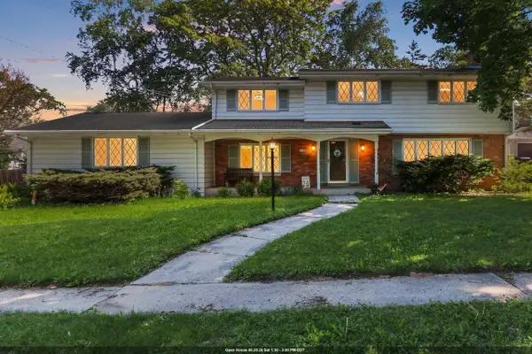 120 IROQUOIS AVENUE, Green Bay, WI 54301