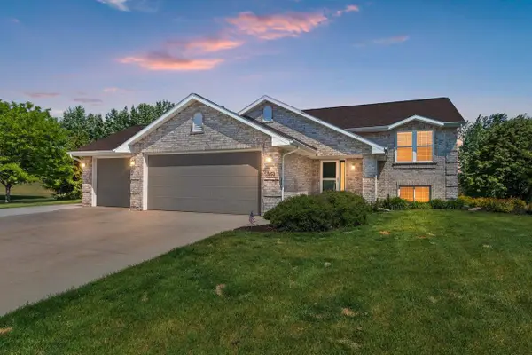 3054 SEAFARER WAY, Suamico, WI 54173