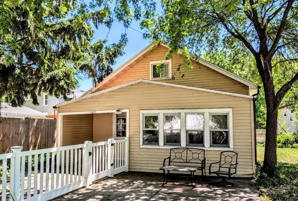 1421 W BENT AVENUE, Oshkosh, WI 54901
