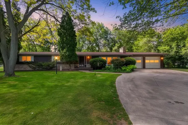 1112 MANITOWOC ROAD, Menasha, WI 54952