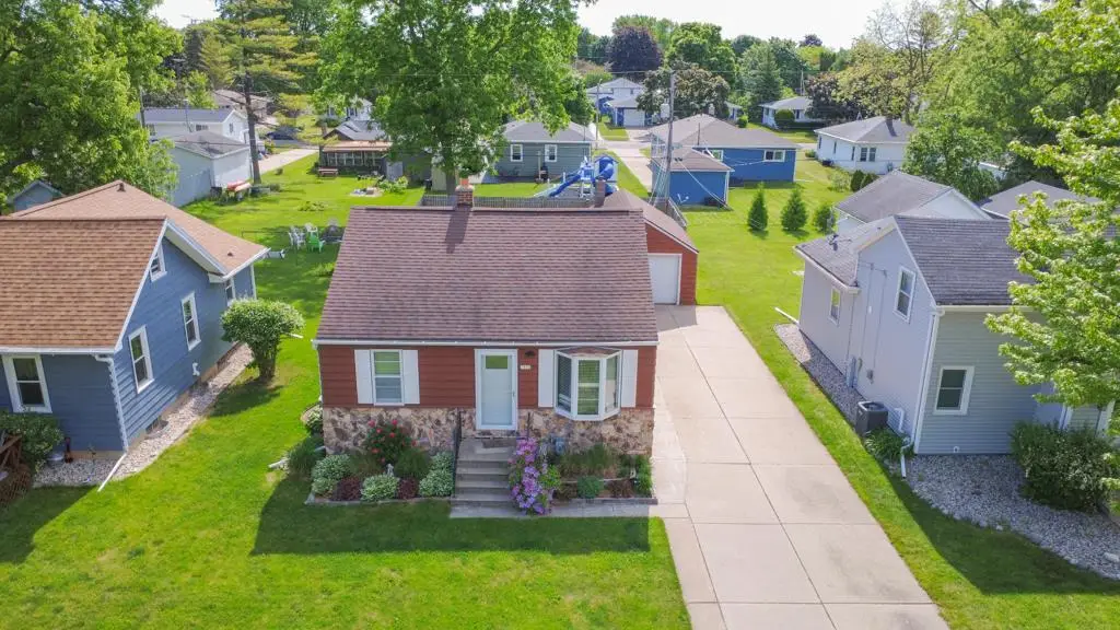 1932 DELAWARE STREET, Oshkosh, WI 54902 - #1