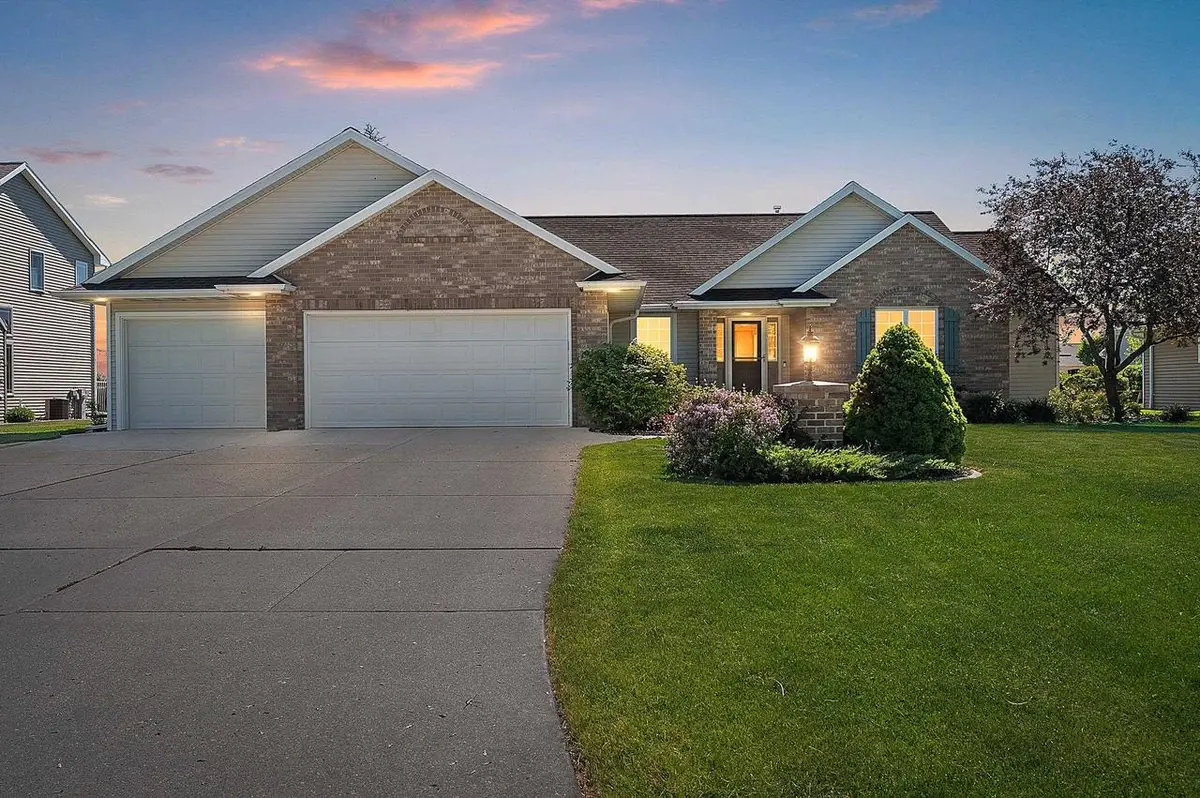 2133 WHEAT WAY, Green Bay, WI 54311 - #1