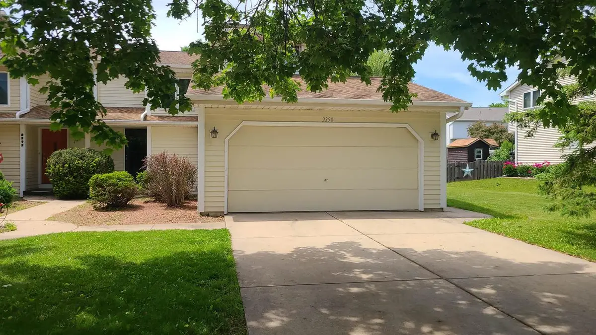 2390 CEDAR RIDGE COURT, Green Bay, WI 54313 - #1
