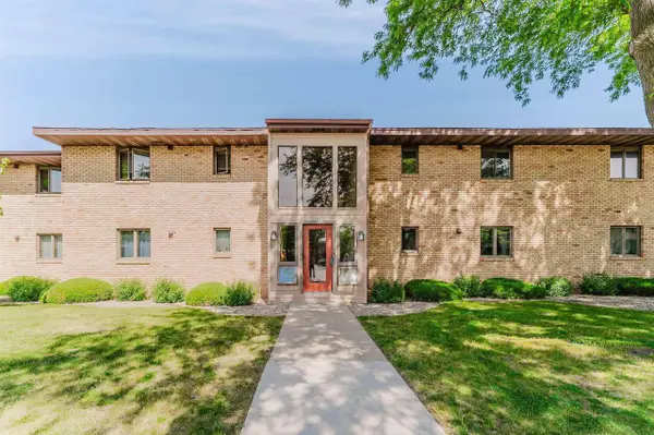 280 N CAMPBELL ROAD, Oshkosh, WI 54902