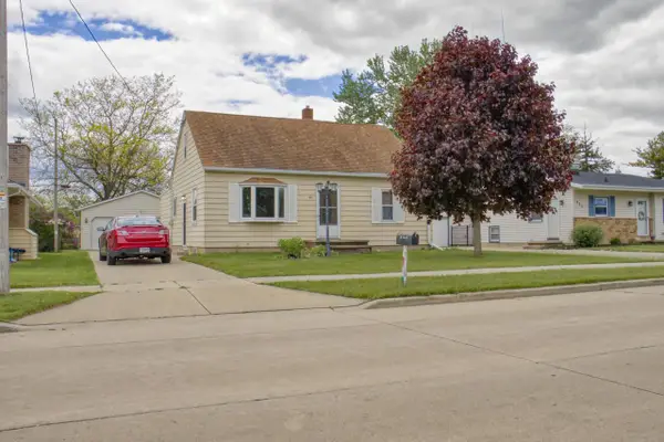 921 W WEILAND AVENUE, Appleton, WI 54914