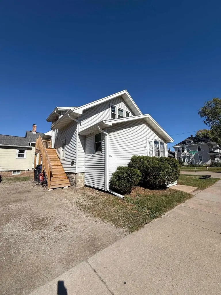 302 W LINCOLN AVENUE, Oshkosh, WI 54901 - #3