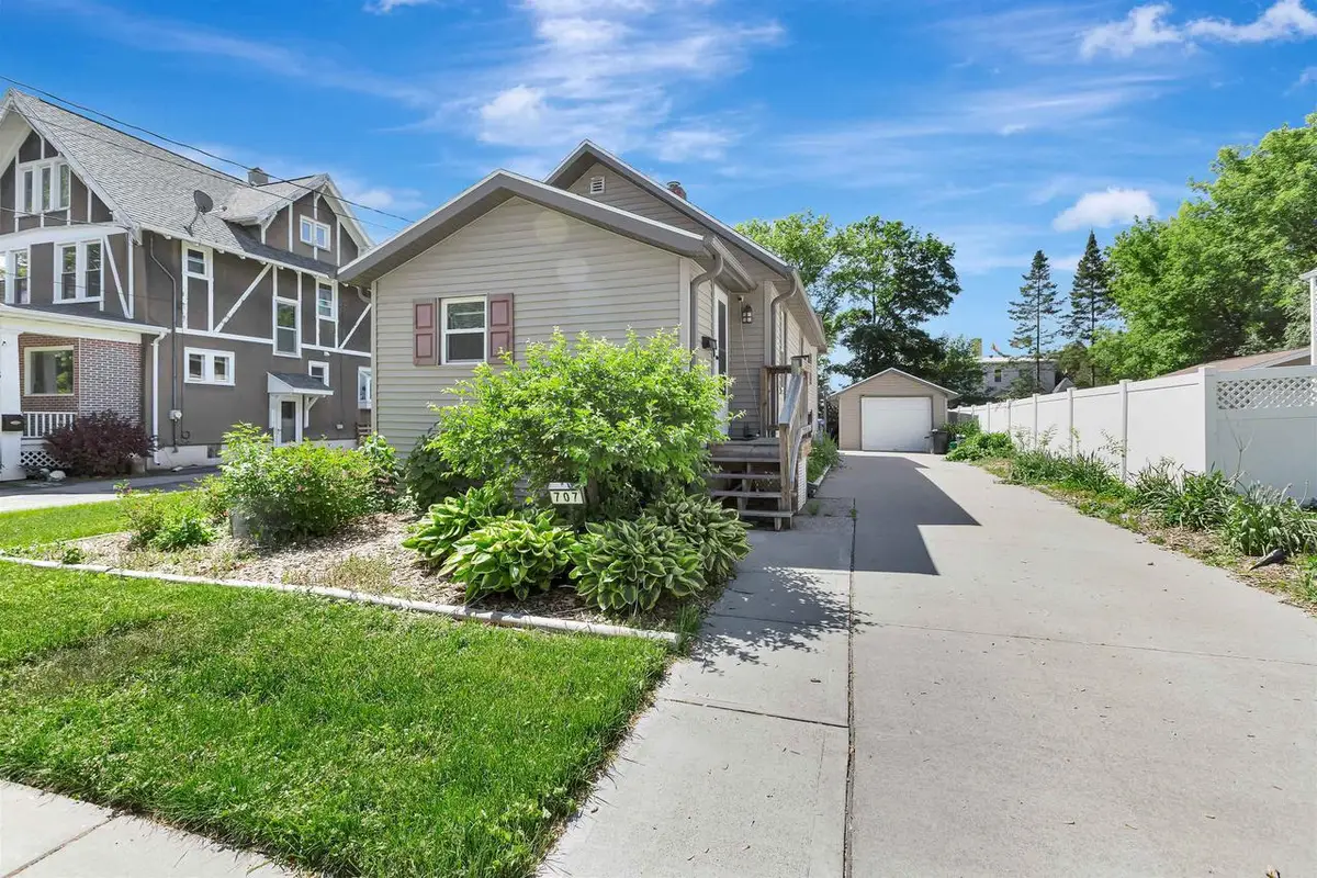 707 E RANDALL STREET, Appleton, WI 54911 - #1