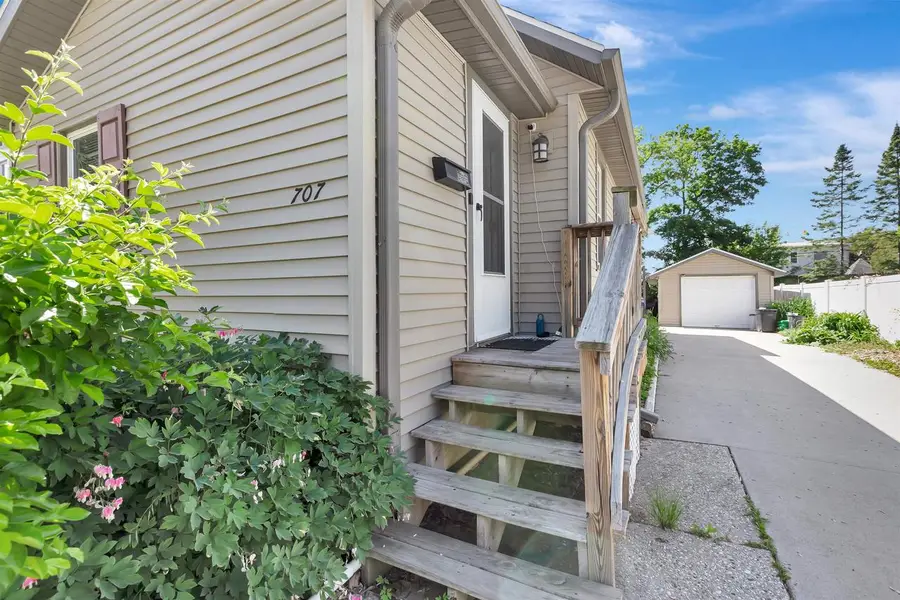 707 E RANDALL STREET, Appleton, WI 54911 - #2