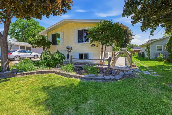 1018 HAWK STREET, Oshkosh, WI 54902