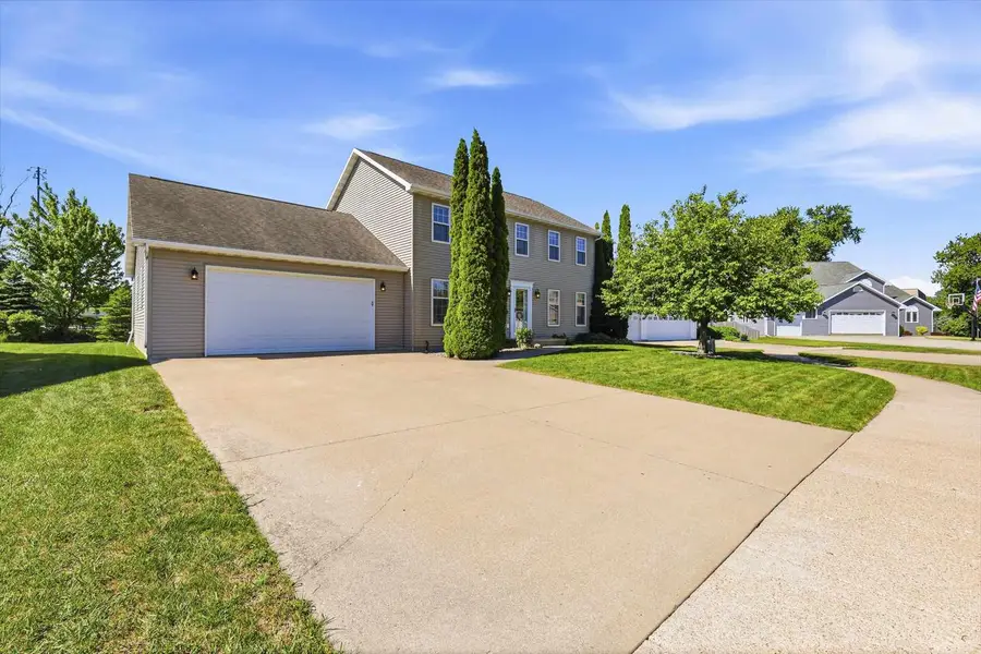 755 WEATHERSTONE DRIVE, Oshkosh, WI 54901 - #2