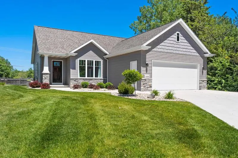 4996 BOXWOOD LANE, Appleton, WI 54913 - #1
