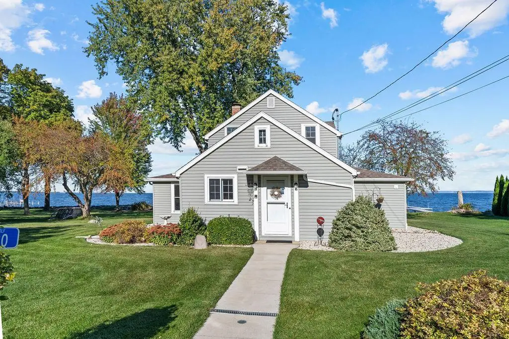 3790 PAU KO TUK LANE, Oshkosh, WI 54902 - #1