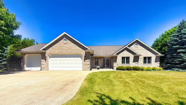 74 STONEFIELD COURT, Oshkosh, WI 54902