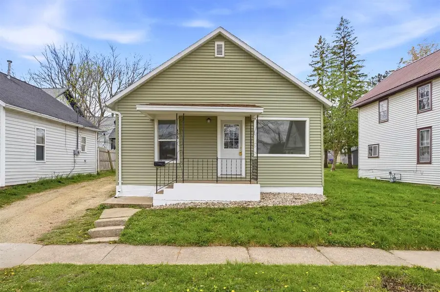 406 W SPRING STREET, New London, WI 54961 - #2