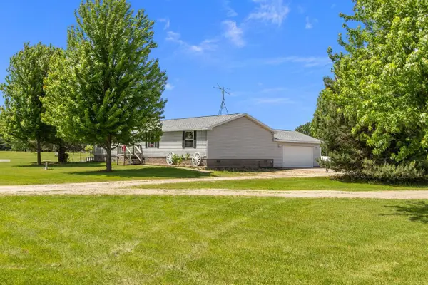 7961 EASY STREET, Fremont, WI 54940