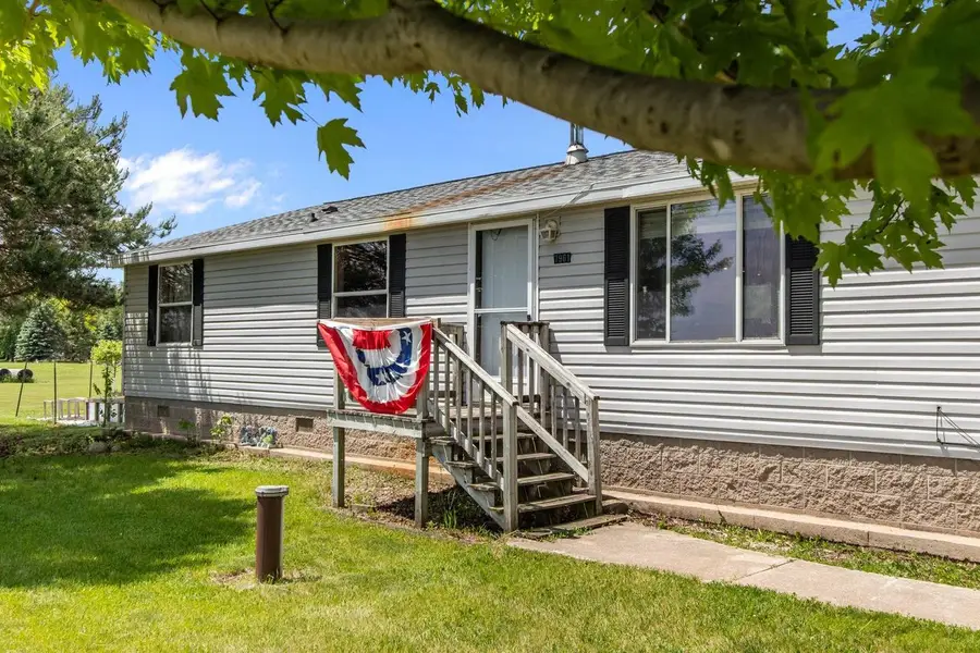 7961 EASY STREET, Fremont, WI 54940 - #2