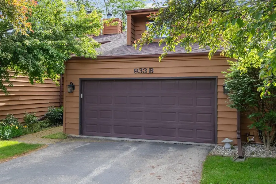 933 E WINDFIELD PLACE  #B, Appleton, WI 54911 - #2
