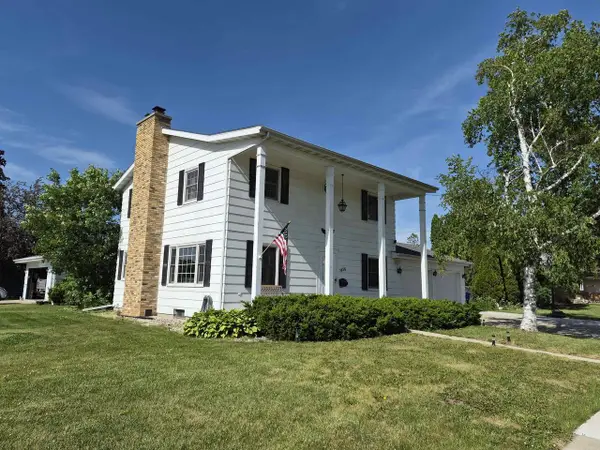 1456 W 4TH AVENUE, Oshkosh, WI 54902