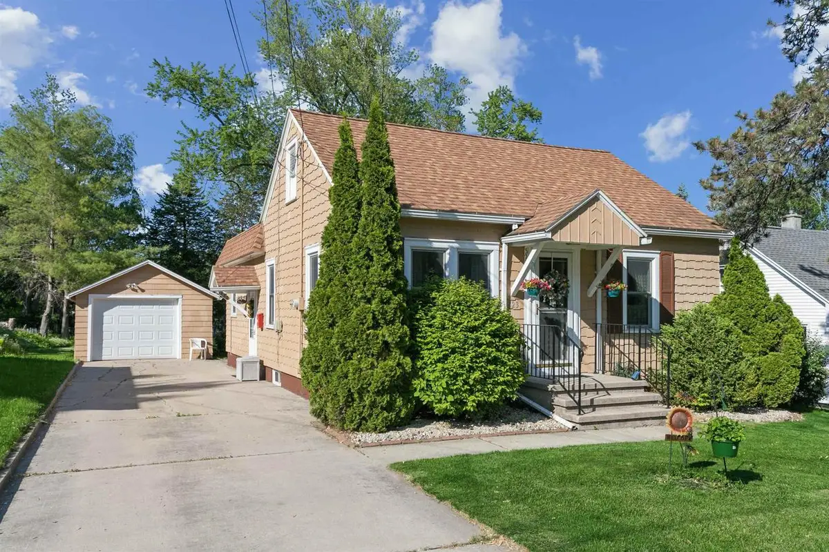 323 E MISSION ROAD, Green Bay, WI 54301 - #1
