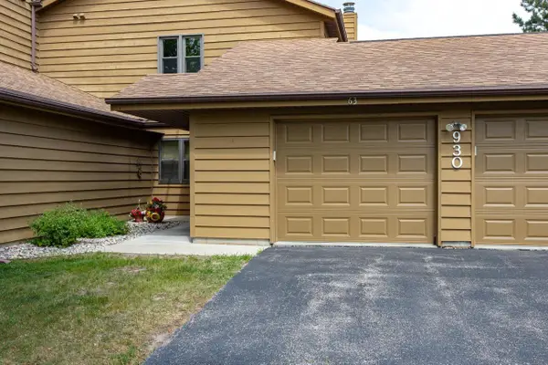 930 MANOR DRIVE  #63, Neenah, WI 54956