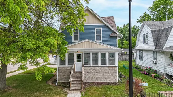 402 E LINCOLN AVENUE, Oshkosh, WI 54901