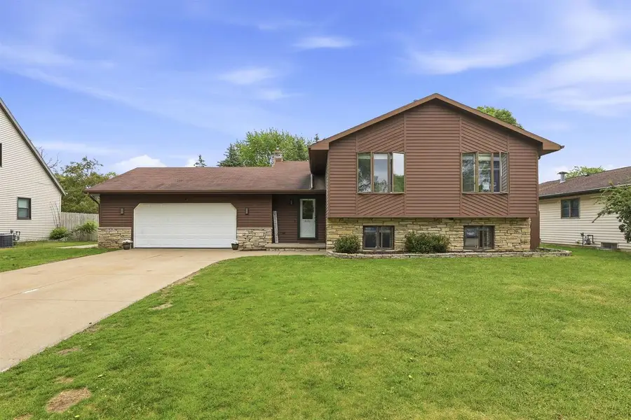 3236 S WHIP POOR WILL LANE, Appleton, WI 54915 - #2