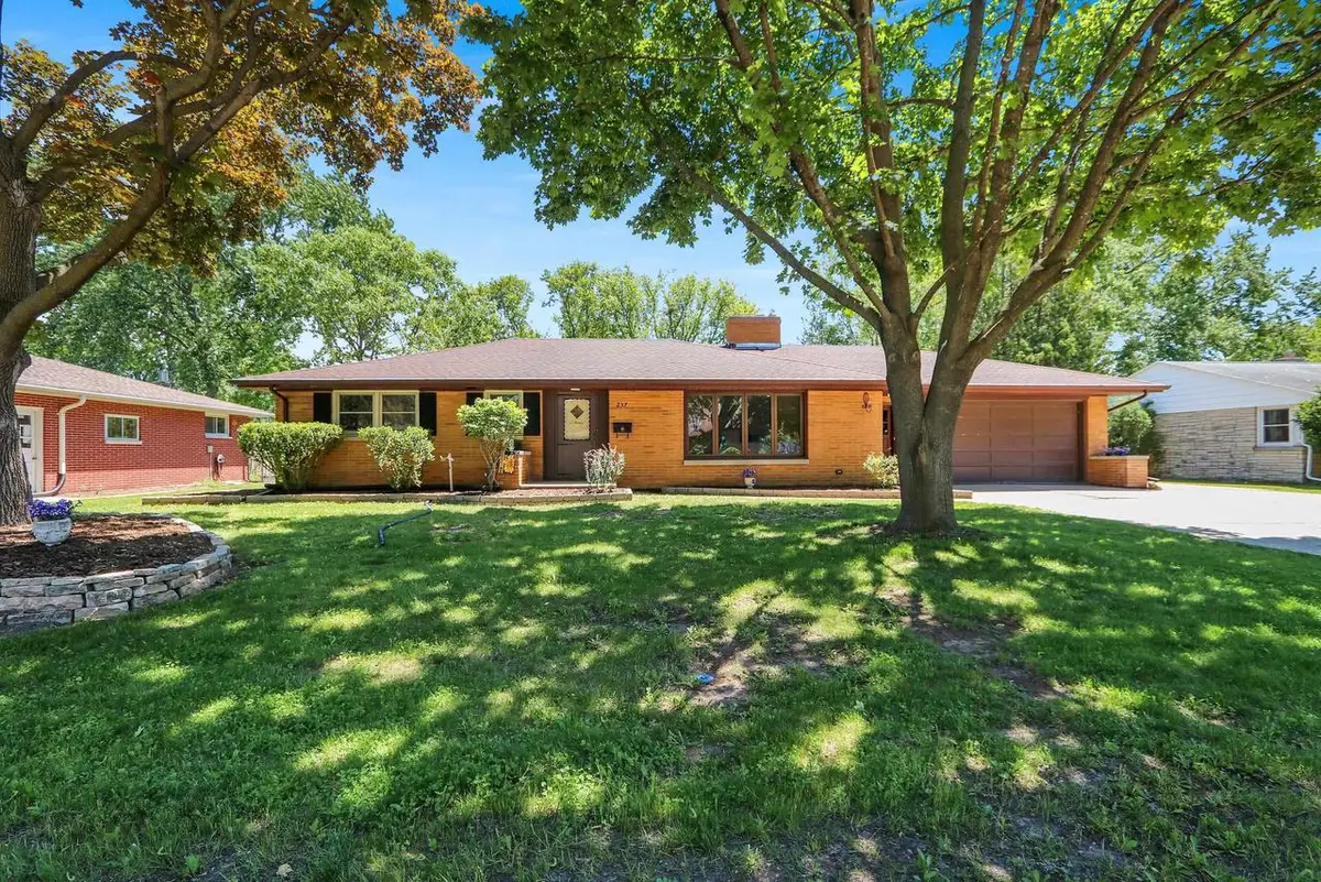 237 S CLAY STREET, De Pere, WI 54115 - #1