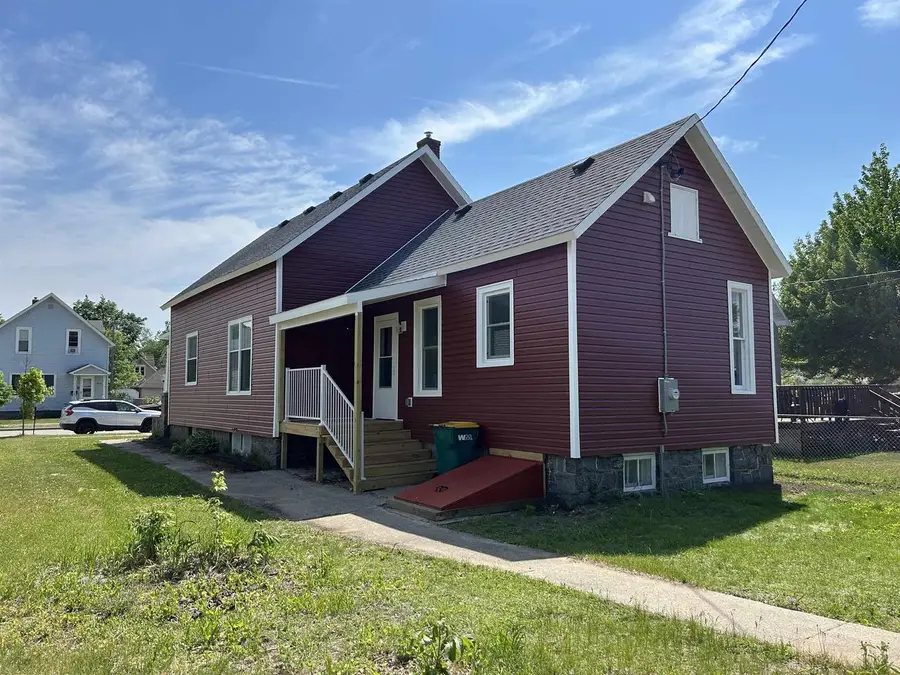 1440 GARFIELD AVENUE, Marinette, WI 54143 - #2