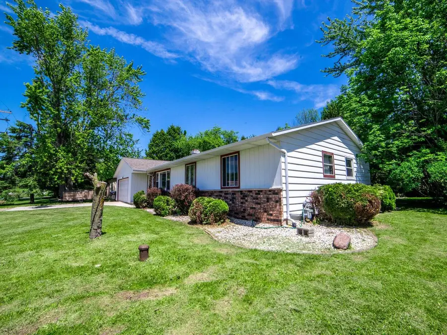 4212 HILLCREST DRIVE, Hobart, WI 54115 - #2